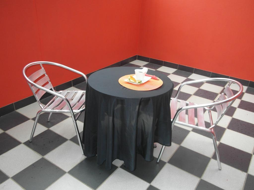 Red Square Home พริทอเรีย ภายนอก รูปภาพ