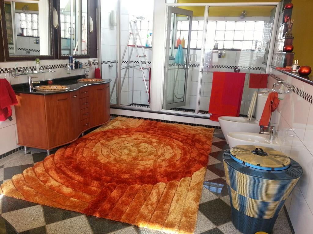 Red Square Home พริทอเรีย ภายนอก รูปภาพ