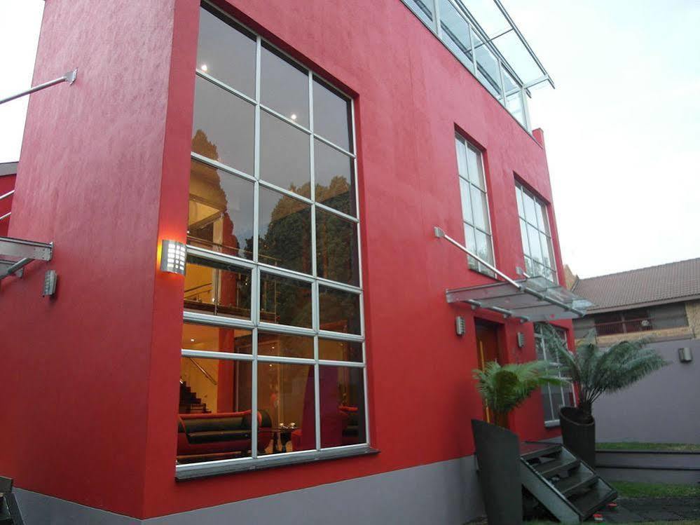 Red Square Home พริทอเรีย ภายนอก รูปภาพ