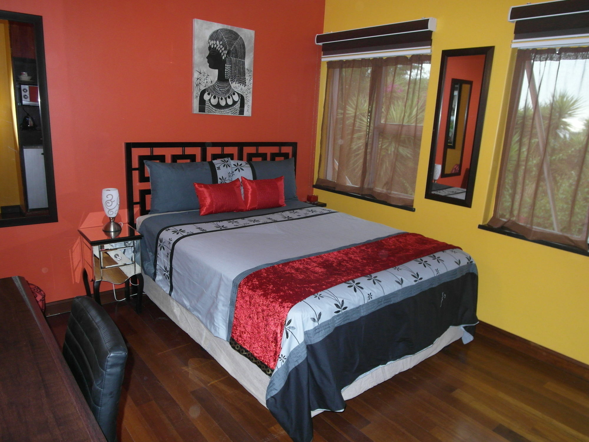 Red Square Home พริทอเรีย ภายนอก รูปภาพ
